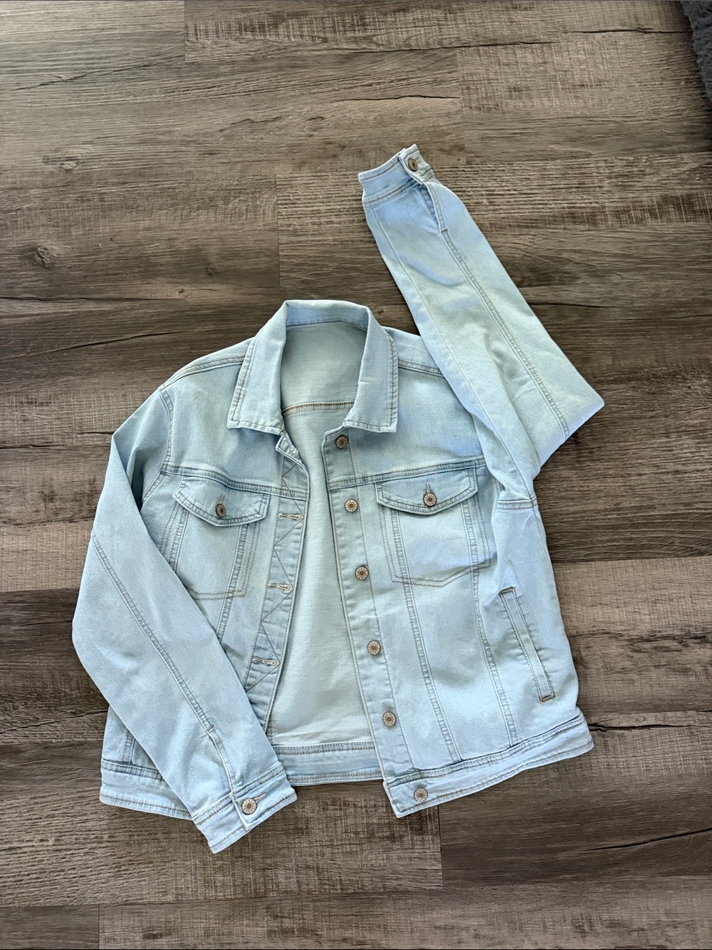 Light Wash Denim Jacket - Classic Casual Large